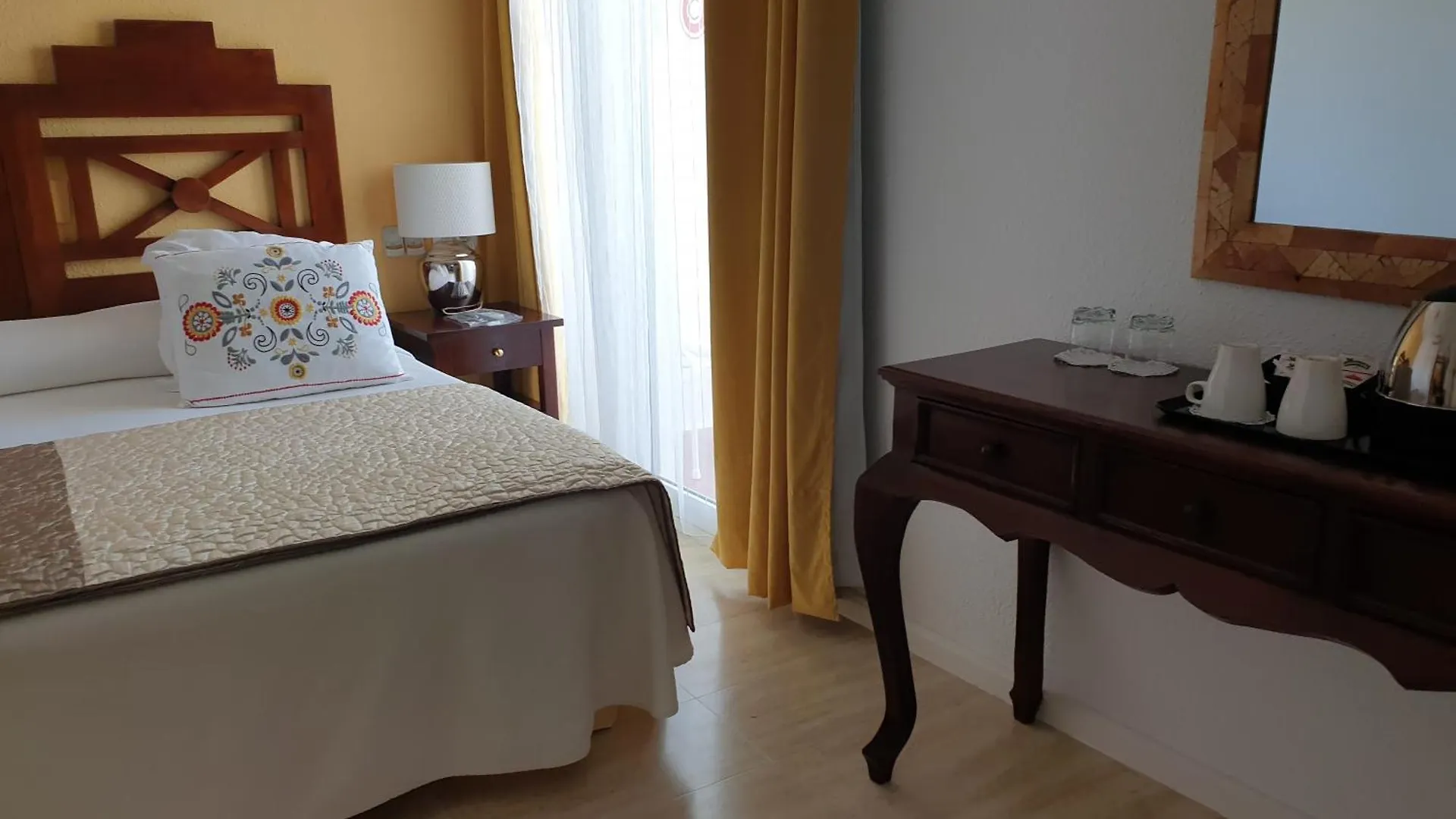 Hotel Boutique Las Arenas Es Cana 2*,